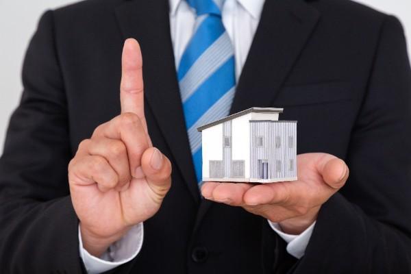 地上げとは？バブル期に問題視された地上げの実態と本来の目的をわかりやすく解説