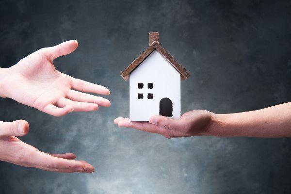 不動産の二重譲渡とは？対抗要件や未然に防ぐ方法を解説