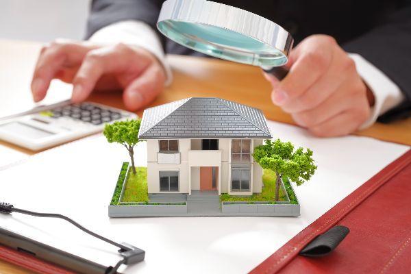 不動産投資に「宅建」は役に立つ？いらない？資格取得のメリットとデメリットを解説