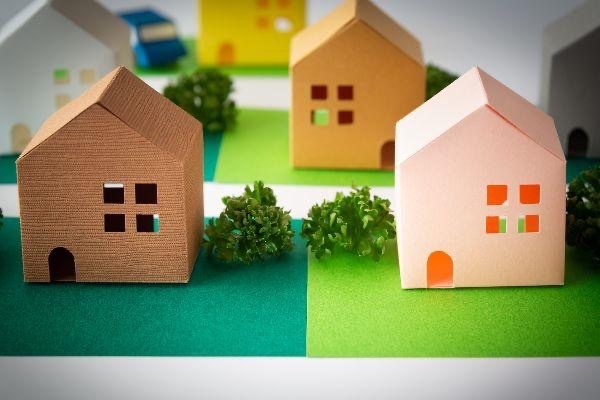 越境・越境物とは？原因やリスク、対処法と売却時の注意点まで解説