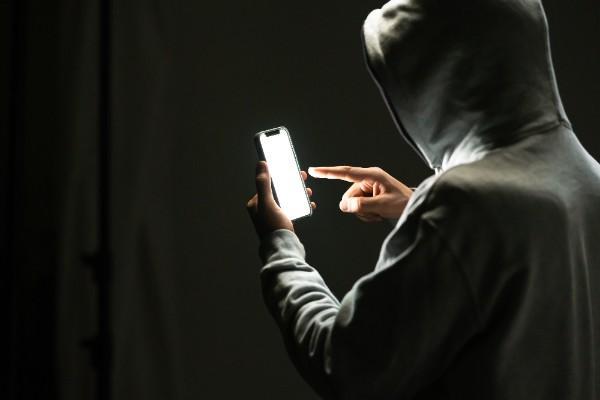 【注意喚起】ポンジスキームとは？具体的な手口や見分け方をわかりやすく解説