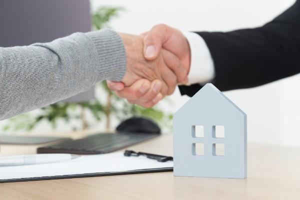 借地権は売却できる？売却先ごとの相場、メリット、デメリットを解説